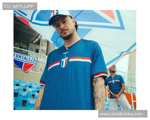 带衣领的足球明星们如何在赛场与时尚之间找到平衡